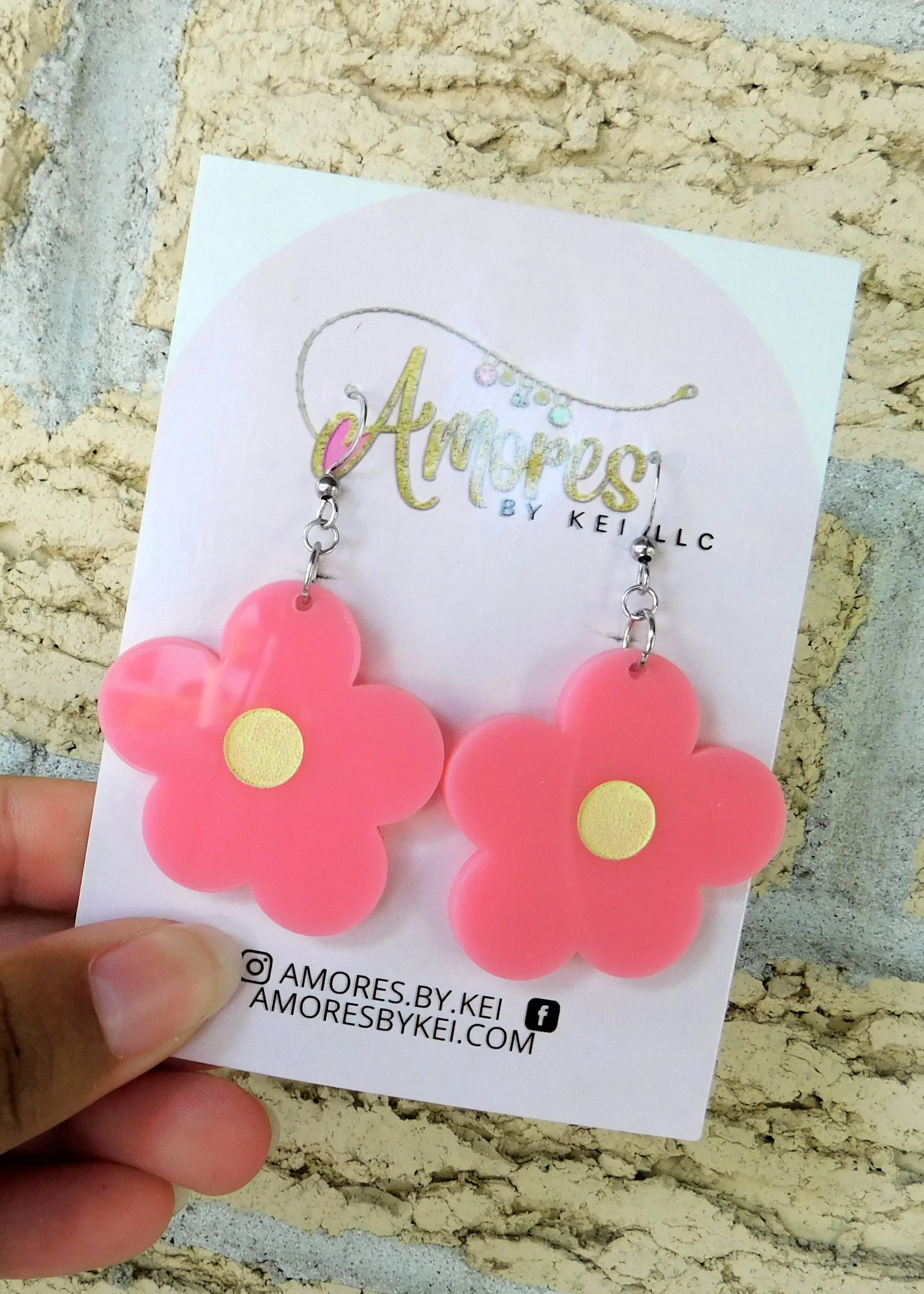Brighten your accessory collection with our flower dangle